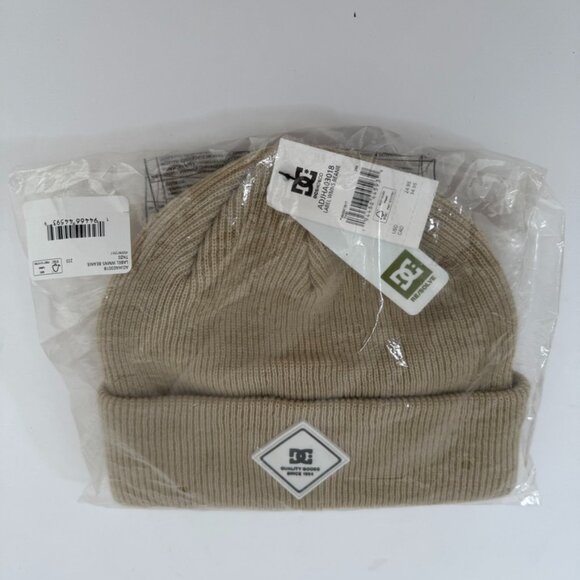 NWT DC Plaza Taupe Label Beanie - Picture 10 of 10